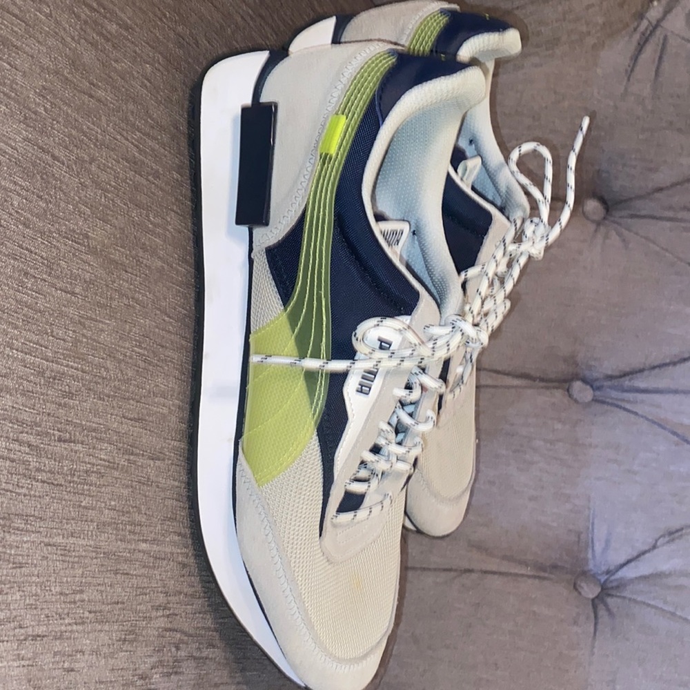 Puma tennis shoes